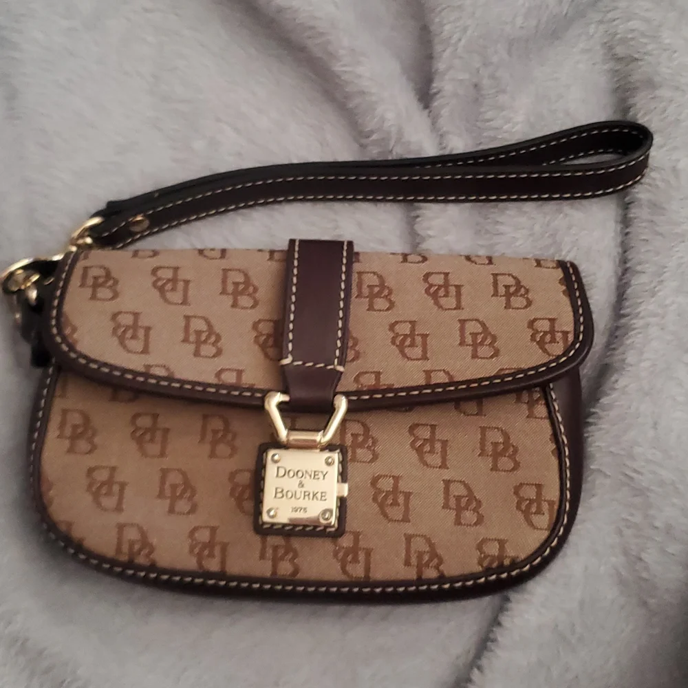 DOONEY&BOURKE BAG - Picture 11 of 13